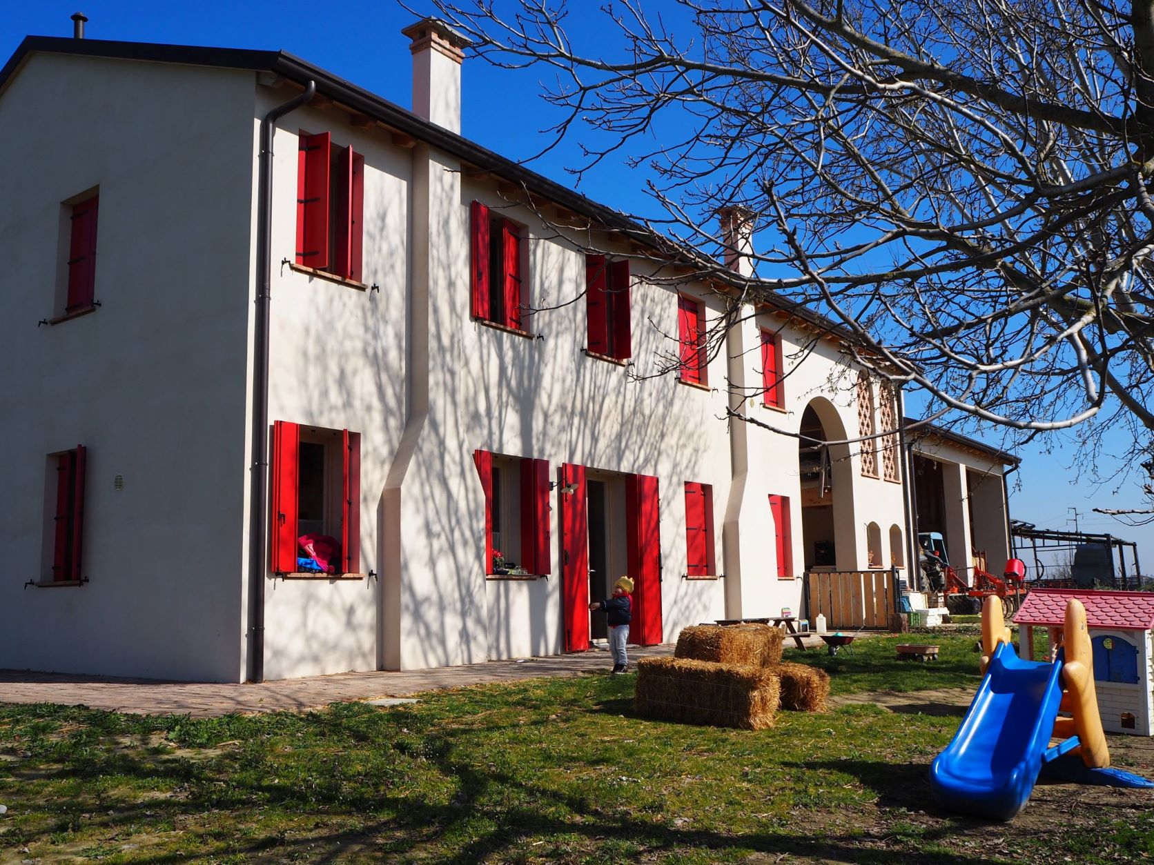 Home Arch-ES. Progetti. Nido in fattoria